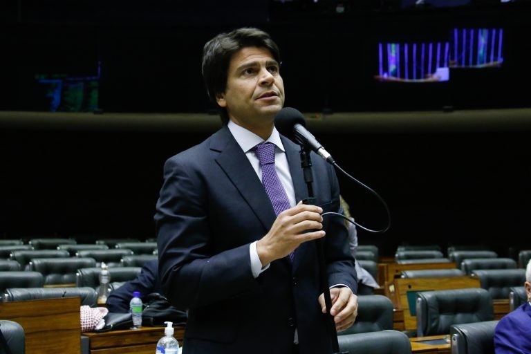 Projeto de lei estabelece política