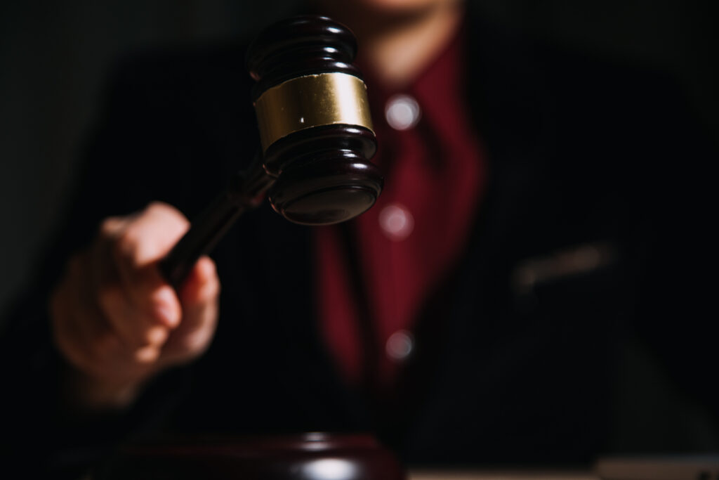 Justiça restabelece pensão por morte após reconhecer união estável comprovada por publicações em redes sociais